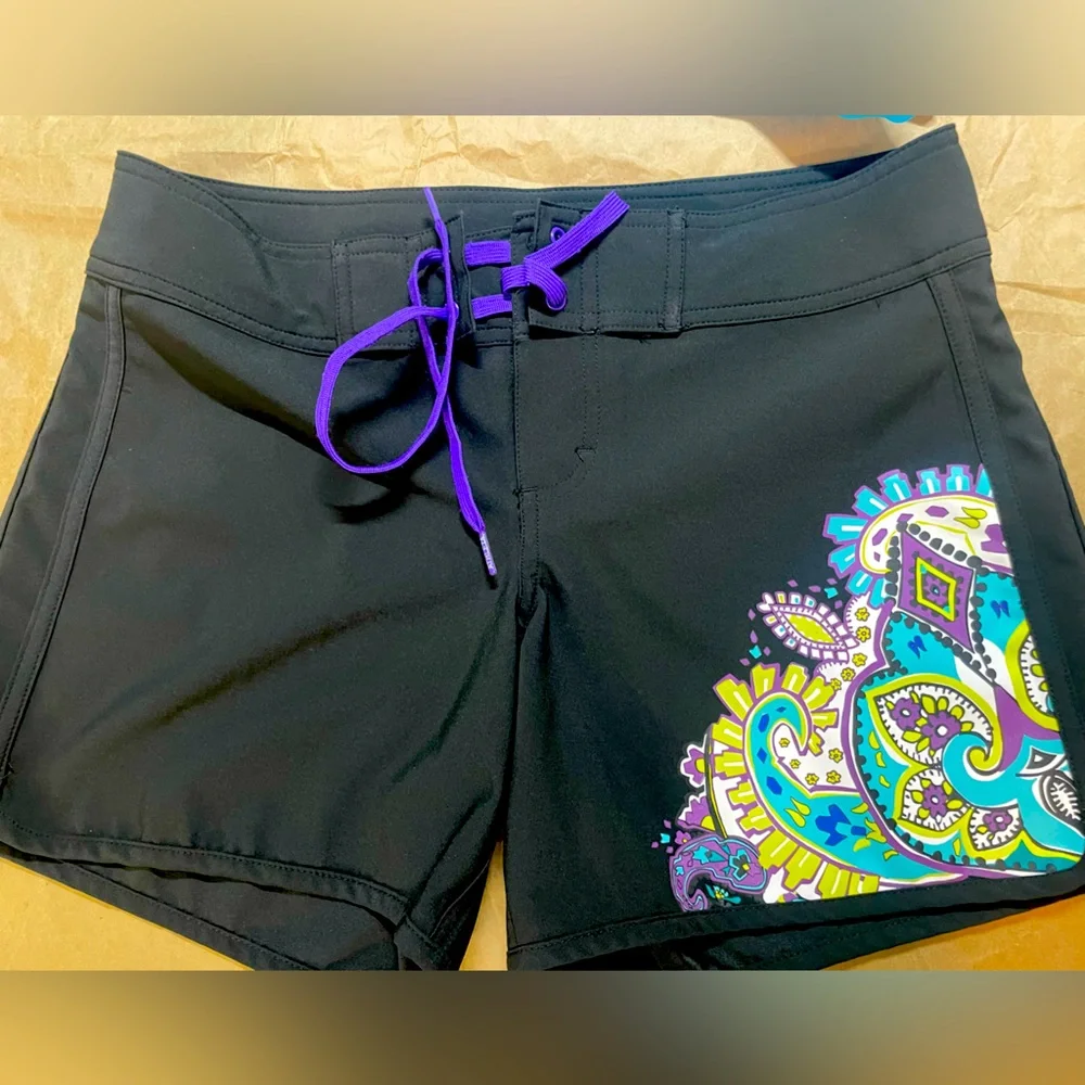 NEW condition Athleta Brand Shorts - Picture 1 of 5